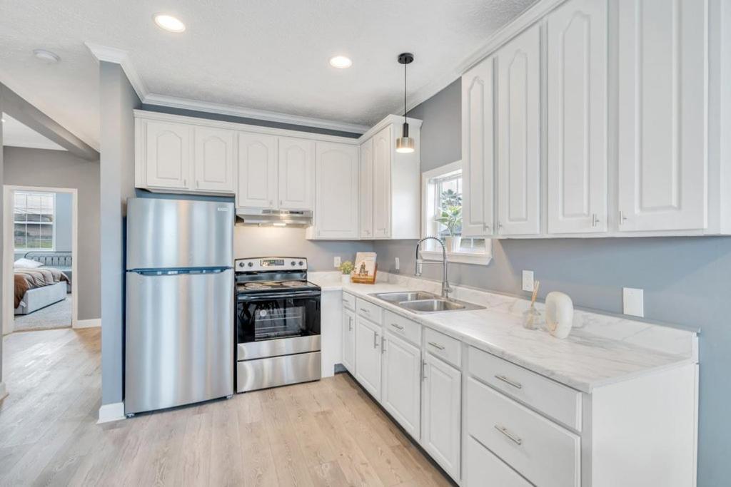 Gentilly Gem - Nestle Between The Lakefront Arena, Suno, And Uno