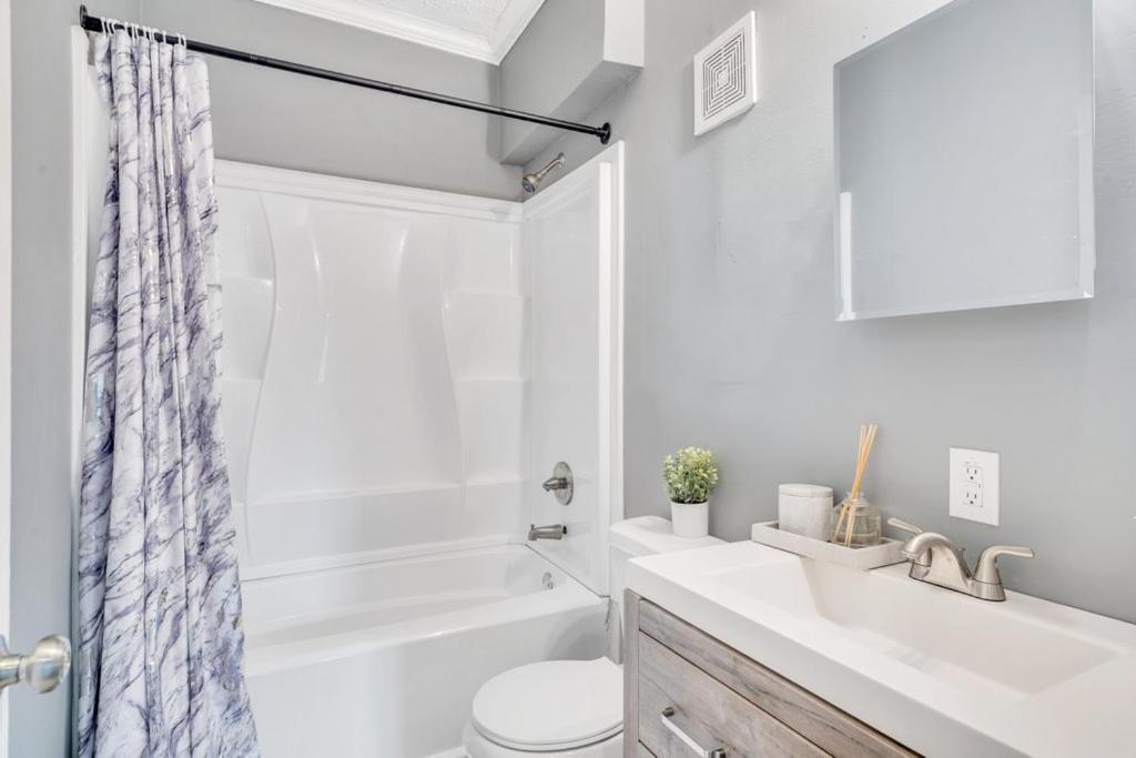 Gentilly Gem - Nestle Between The Lakefront Arena, Suno, And Uno * New Orleans